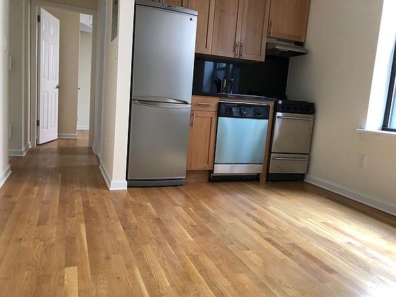 4th image of 355 W 51st St APT 3