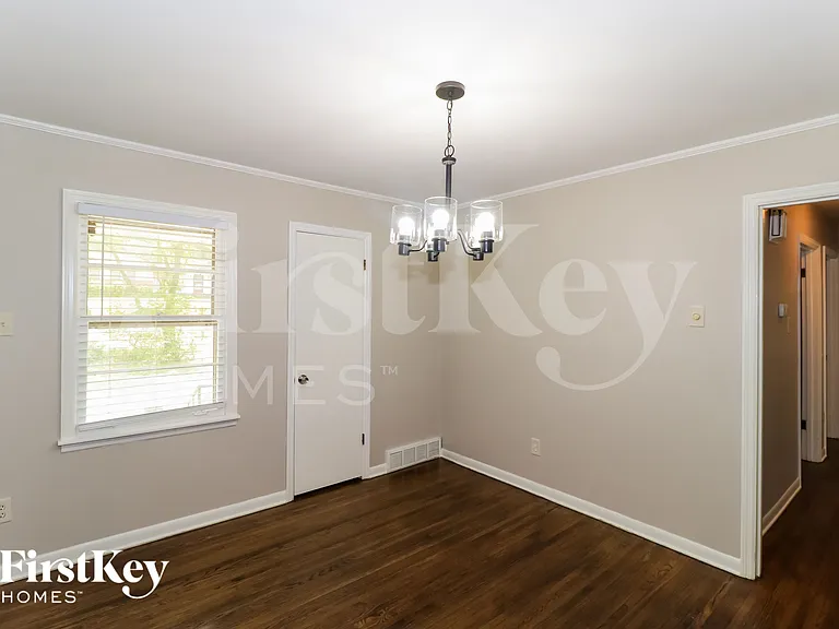 3021 Chaucer Ln — Photo 5