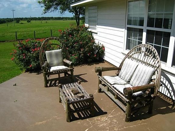 4th image of 194 Two Mile Ln