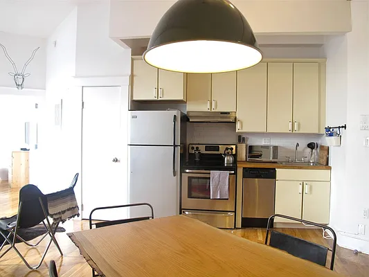 Rented by Dream Space Realty | media 18