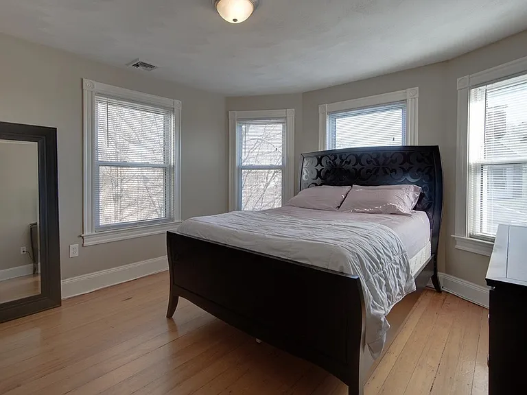 69 Eleanor St — Photo 16