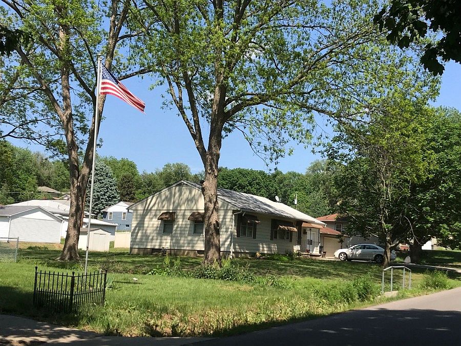 2nd image of 1011 Garden St
