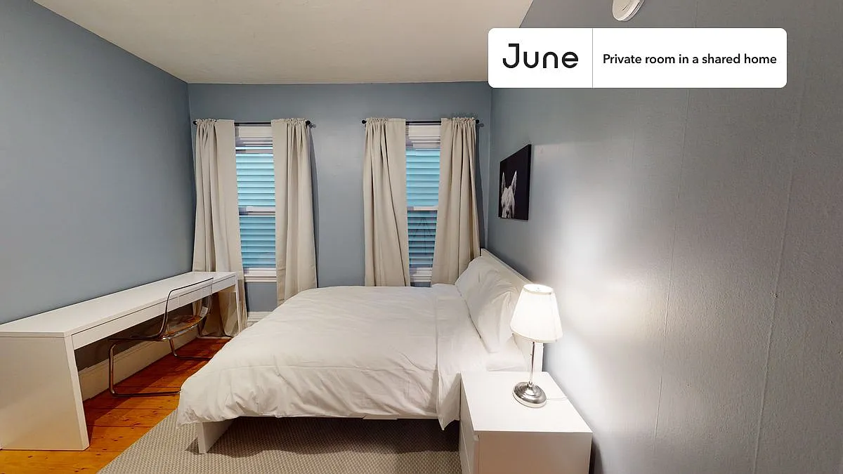 Full bedroom in 4 bed/1 bath home in Polish Triangle #745 C — Photo 2