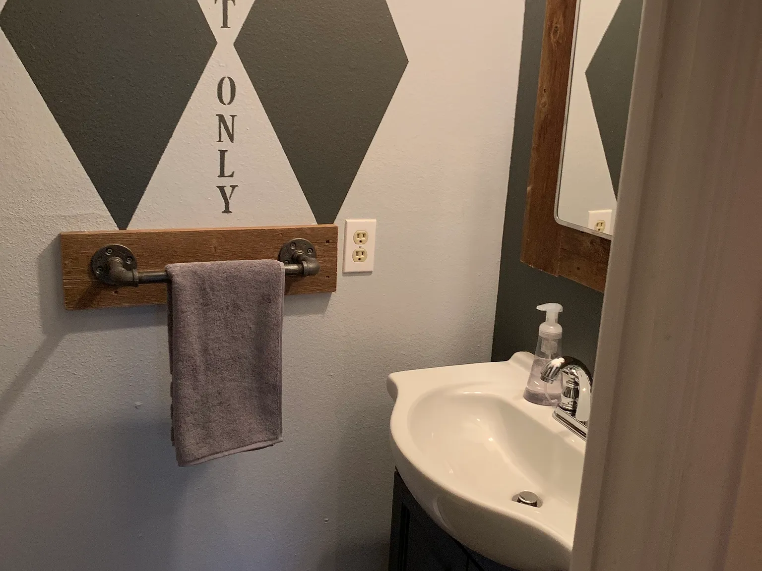2 bed, 1.5 bath, 1100 sqft, $2,200 — Photo 3