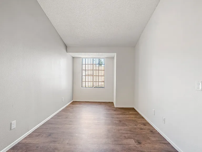 741 W Stetson Ave — Photo 6