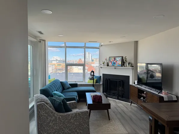 2 Chestnut St #Penthouse 54, Cambridge, MA 02139