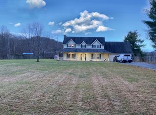 98 Hunt St, Greenup, KY 41144