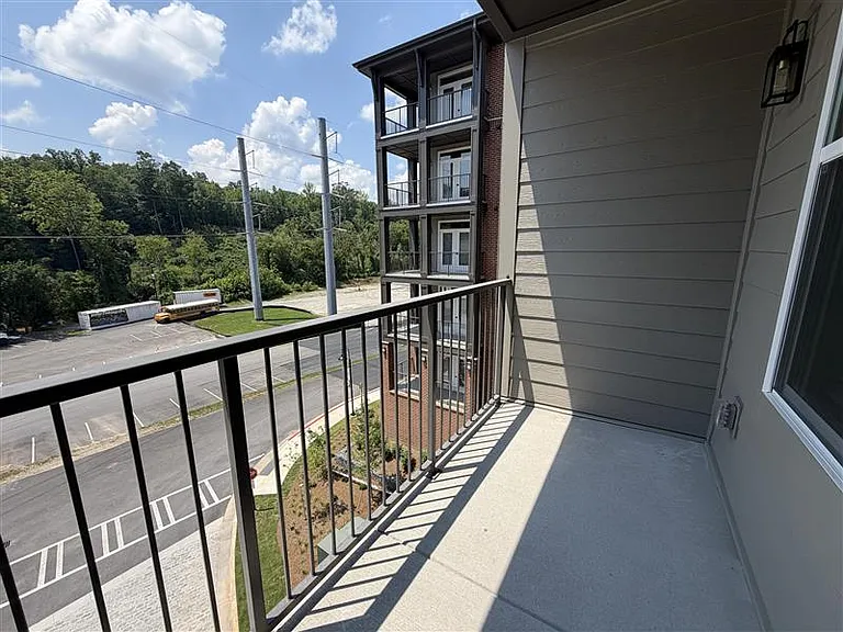 District on the Etowah Apartments — Photo 526