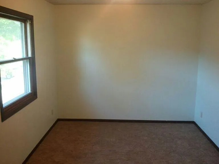 450 N. Dubuque Street — Photo 5