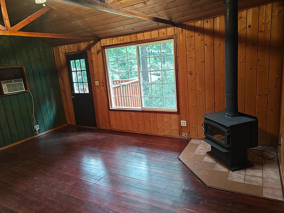5th image of 105 Greenwood Rd