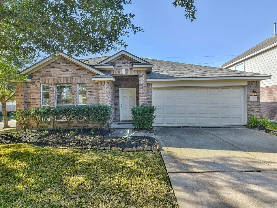15203 Green Whisper Dr