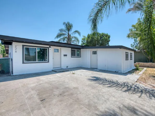 228 L St, Sanger, CA 93657