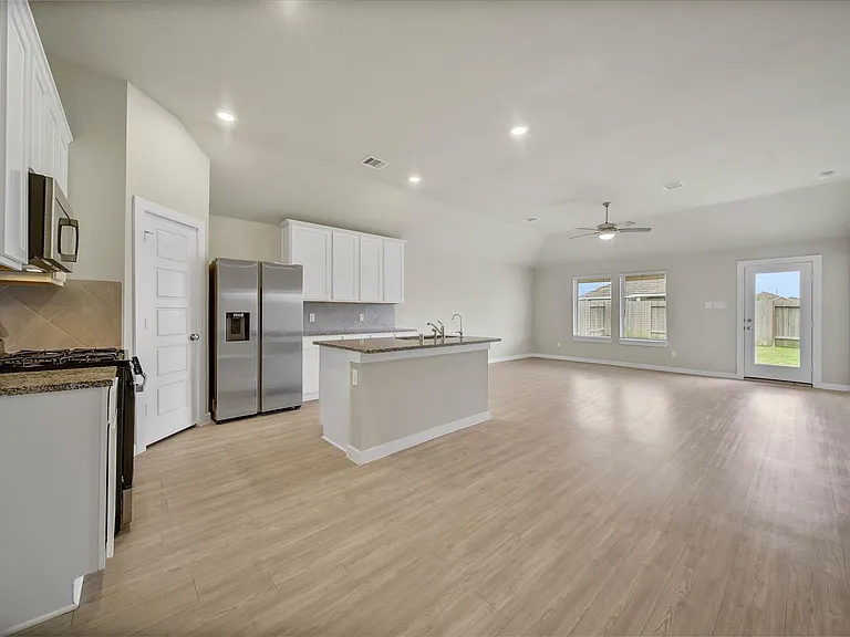 1016 Brighton Orchards Ln — Photo 6