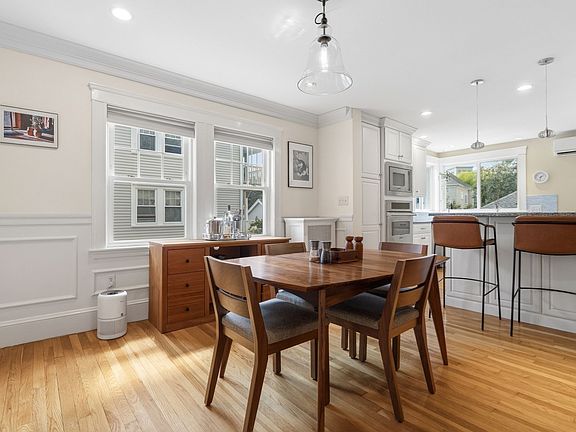 5th image of 46 Slade St #46