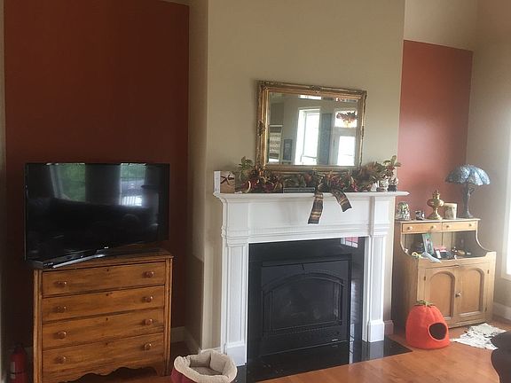 Gas F P  with accent walls 