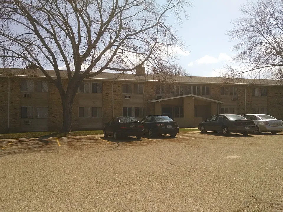 1563 Wildwood Rd #16