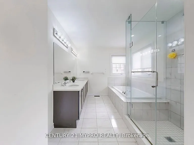 13 N Rexford Dr — Photo 18