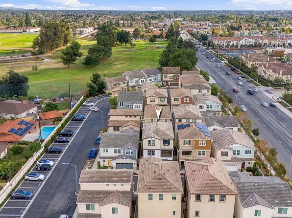 2584 W Lugaro Ln, Anaheim, CA 92801