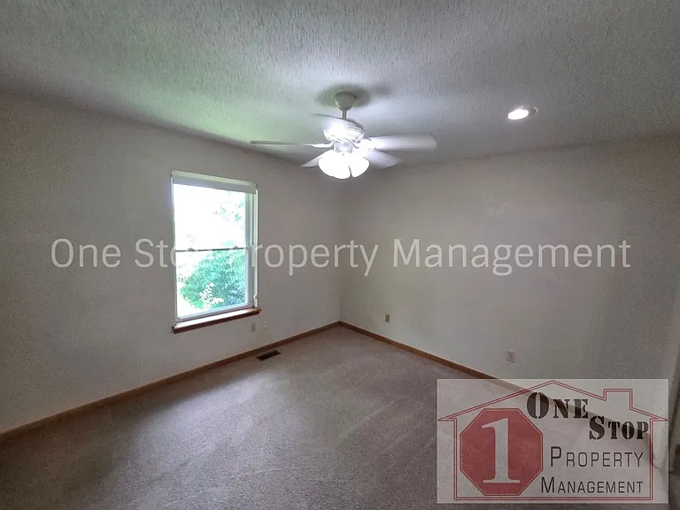 7902 NW 79th Pl — Photo 18