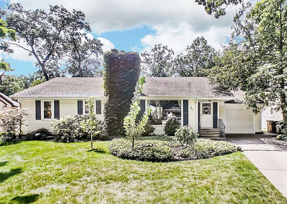 1st image of 227 Devonshire Dr