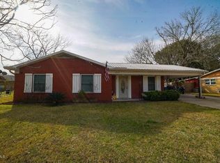 6209 Shelly Dr, Ocean Springs, MS 39564