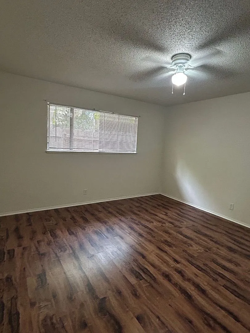 725 W 4th Ave — Photo 3