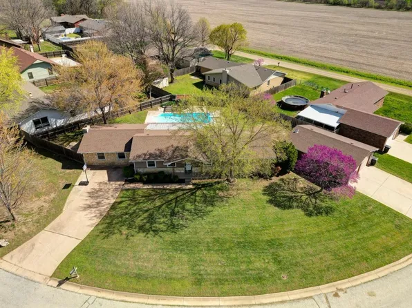 1010 Highland Dr, Arkansas City, KS 67005