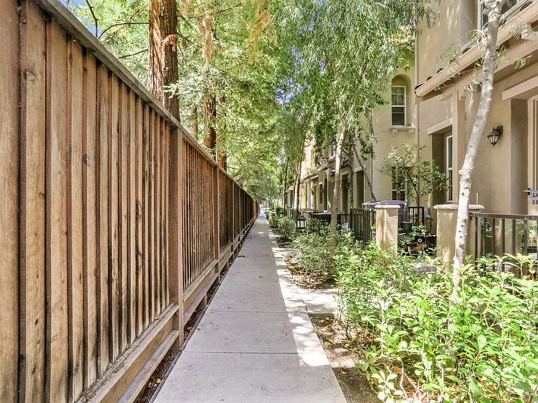 2189 Beech Cir #1 — Photo 31