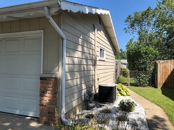 5th image of 1802 W Woodmont Dr