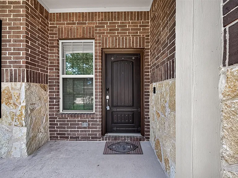 20223 Highfield Park Dr — Photo 3