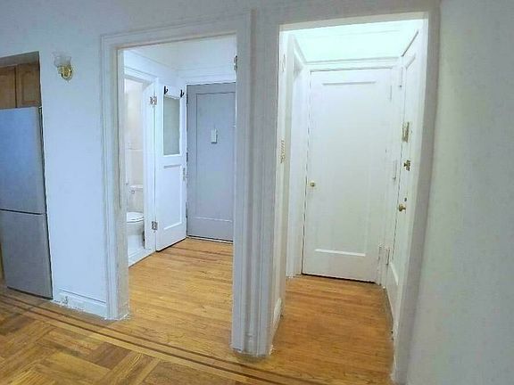 4th image of 464 Clinton Ave #2H1