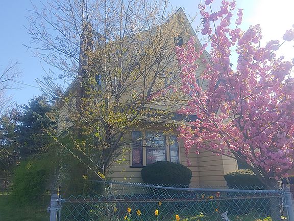5th image of 95 Belleville Ave