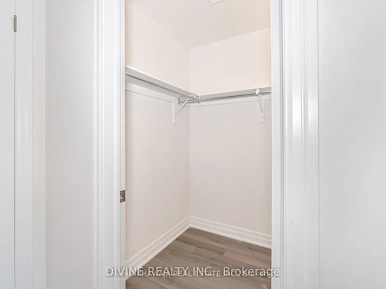 9241 White Oak Ave — Photo 24