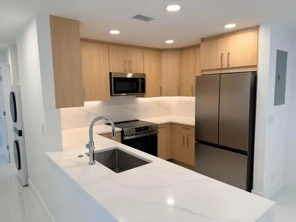 6439 BAY CLUB Drive #1, Fort Lauderdale, FL 33308