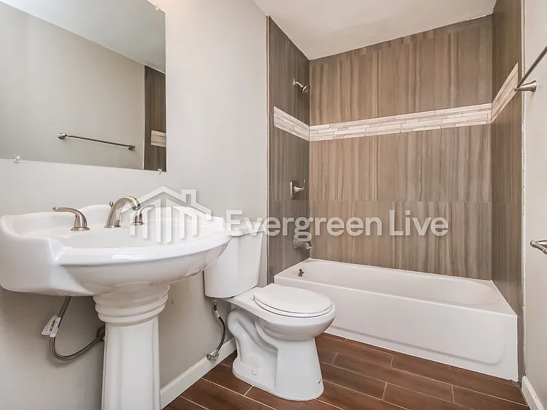 3726 E 25th St — Photo 14