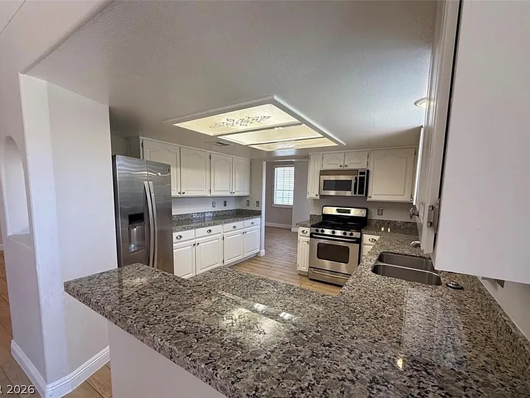 32 Sandwedge Dr — Photo 6
