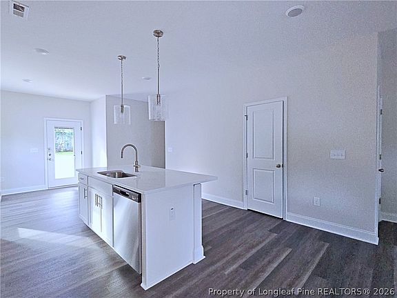 5th image of 1338 Worstead Dr