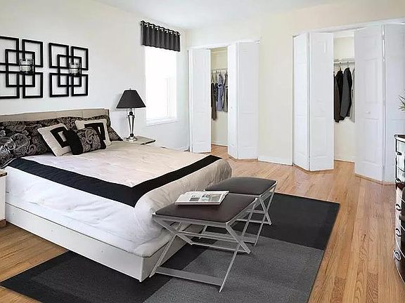 3rd image of 11 Raritan Ave #B5e