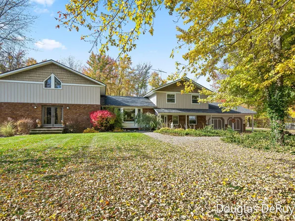 8425 Breton Ave SE, Caledonia, MI 49316
