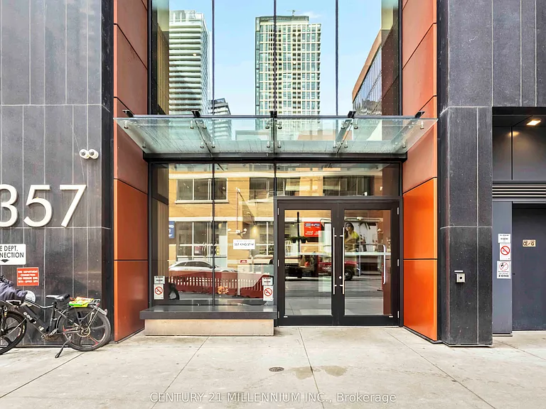 357 King St W #905 — Photo 23