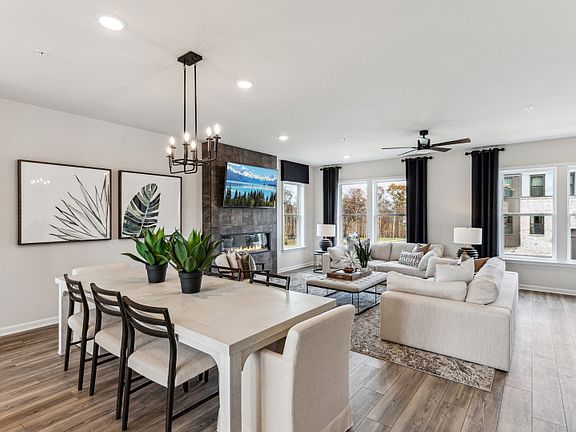 Open Floor Plan Makes Entertaining a Breeze