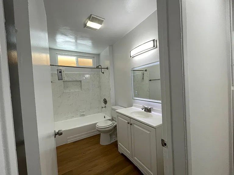 7351 Variel Ave — Photo 33