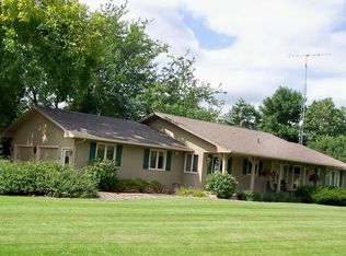 4 S Hill St, Forreston, IL 61030