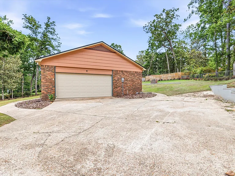 3456 Mahoney Dr — Photo 45