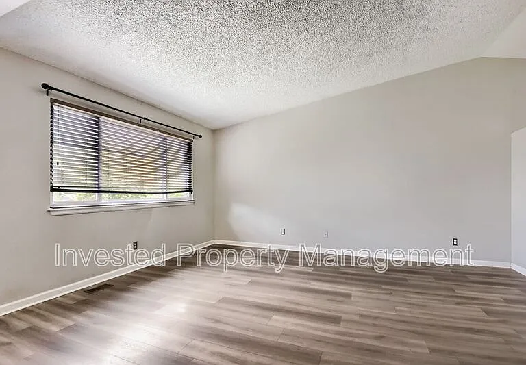 4849 N Foxtail Dr — Photo 3