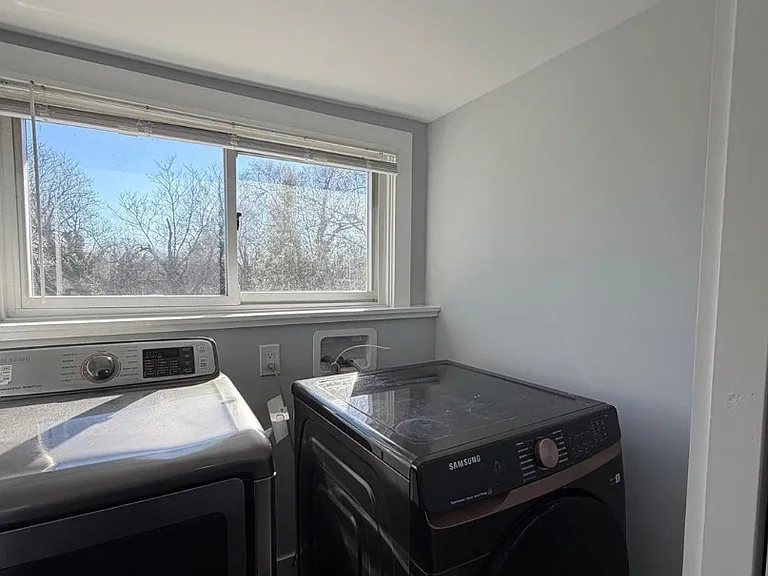 115 E Monmouth St — Photo 12