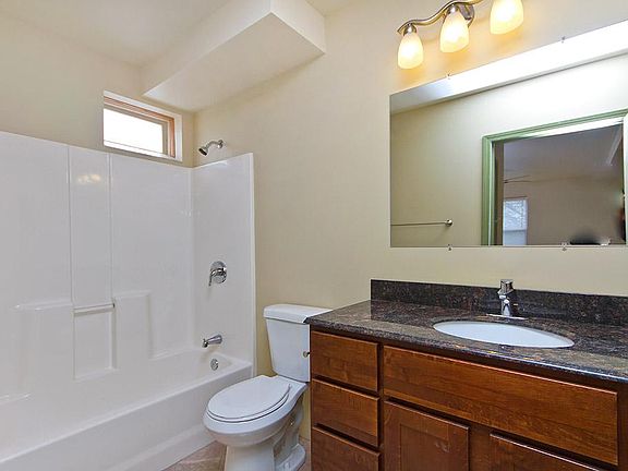 2nd image of 3460 Oak Hill Ave APT 3S