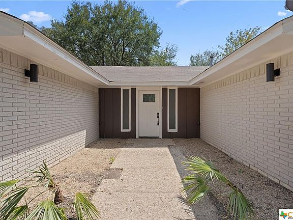 3rd image of 222 Lawndale Dr