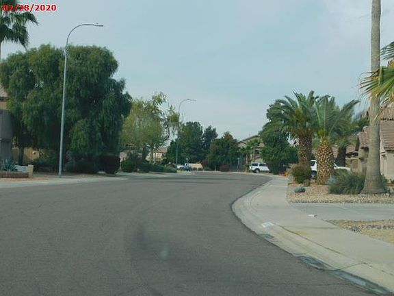 4th image of 10917 W Palm Ln