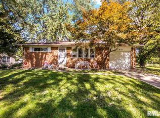 2907 W Westport Rd, Peoria, IL 61615